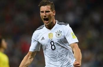 Pamer Kekuatan, Leon Goretzka Bagikan Video Angkat Wanita saat Latihan