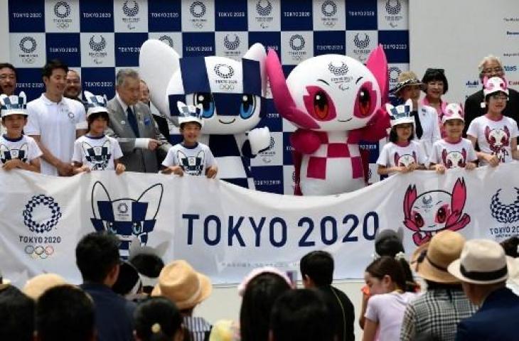 Maskot Olimpiade Tokyo 2020. (KAZUHIRO NOGI / AFP)