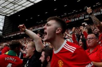 Viral Video Baku Hantam Suporter Manchester United dan Leeds Sebelum Laga