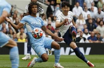 Ucapan Dirgahayu Indonesia ke 76 Warnai Laga Tottenham vs Man City