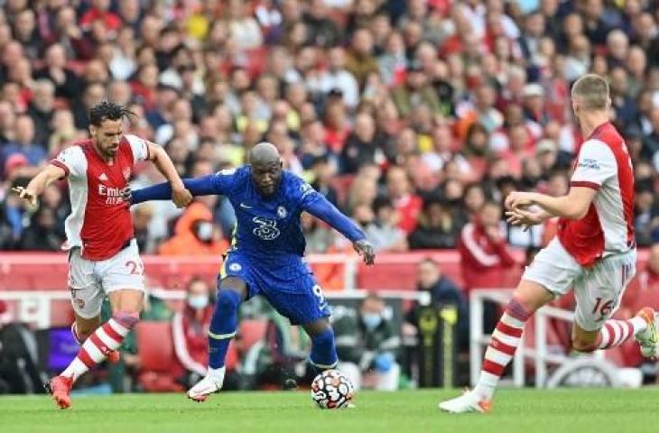 Aksi Romelu Lukaku saat bantu Chelsea kalahkan Arsenal. (JUSTIN TALLIS / AFP)