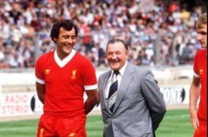 Pelatih legendaris Liverpool, Bob Paisley (tengah). (Twitter/@brazilegend10)