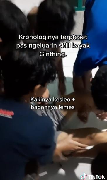 Pria tirukan Ginting. (TikTok/aldytrisna51)