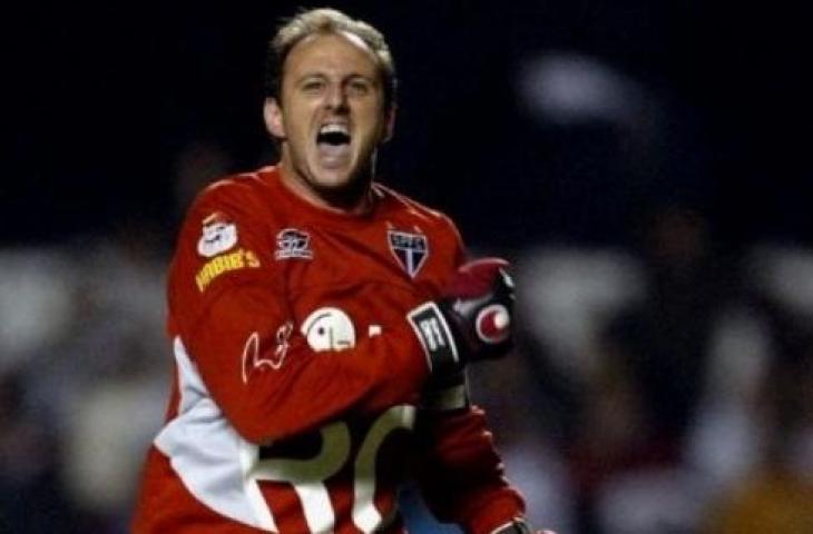 Rogerio Ceni saat masih akif bermain di Sao Paulo. (MAURICIO LIMA / AFP)