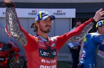 Di Balik Aksi Bagnaia Pecundangi Marquez, Ada Hipnotis dari Valentino Rossi