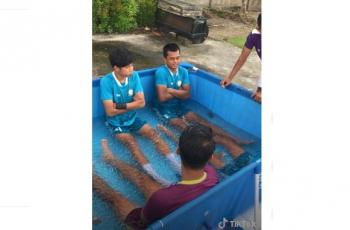 Aksi Pesepak Bola Berendam Air Es Viral, Netizen Jadi Curhat Colongan