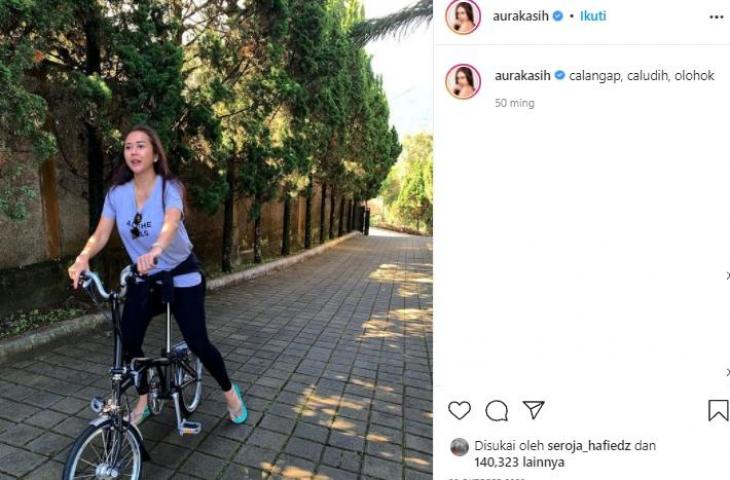 Potret Aura Kasih olahraga. (Instagram/@aurakasih)