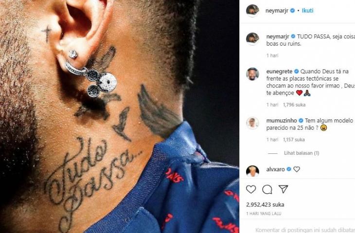 Neymar bongkar tato di leher. (Instagram/@neymarjr)