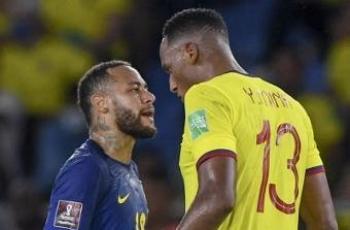 Momen Neymar Nyaris Kecup Bibir Bek Kolombia saat Bersitegang Adu Kepala