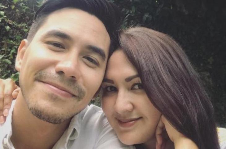 Darius Sinathrya dan Donna Agnesia. (Instagram)