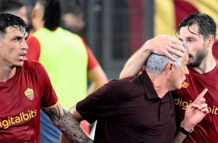 Pelatih AS Roma, Jose Mourinho. [AFP]