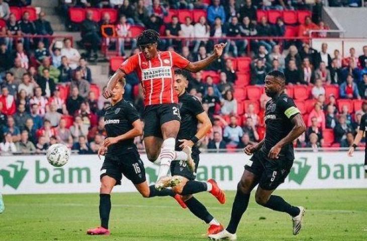 Noni Madueke saat ini bermain untuk PSV Eindhoven. (Instagram/nonzinoo10)