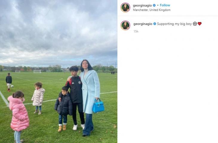 Georgina Rodriguez dukung Cristiano Jr berlaga di akademi MU. (Instagram/georginagio)