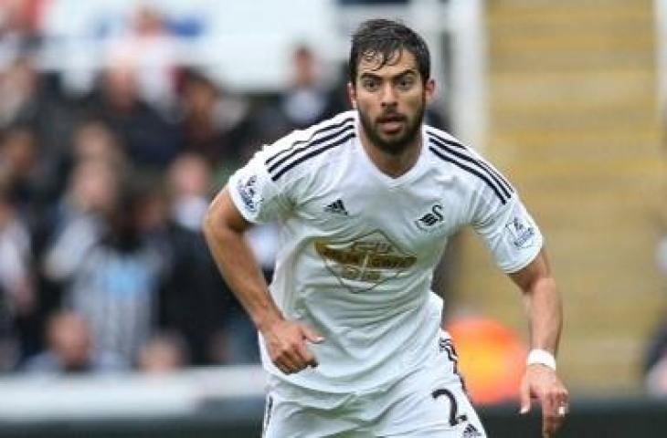 Jordi Amat ketika berseragam Swansea City. (Ian MacNicol / AFP)