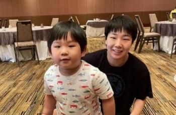 Disebut Kembar, Potret Akane Yamaguchi dan Anak Marcus Gideon Menggemaskan