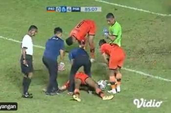 Tim Medis Persiraja Disorot usai Angkat Perut Pemain yang Tak Sadarkan Diri