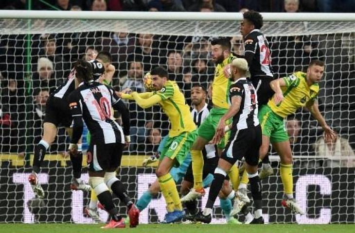 Newcastle United ditahan imbang Norwich City 1-1 dalam lanjutan Liga Inggris. (OLI SCARFF / AFP)