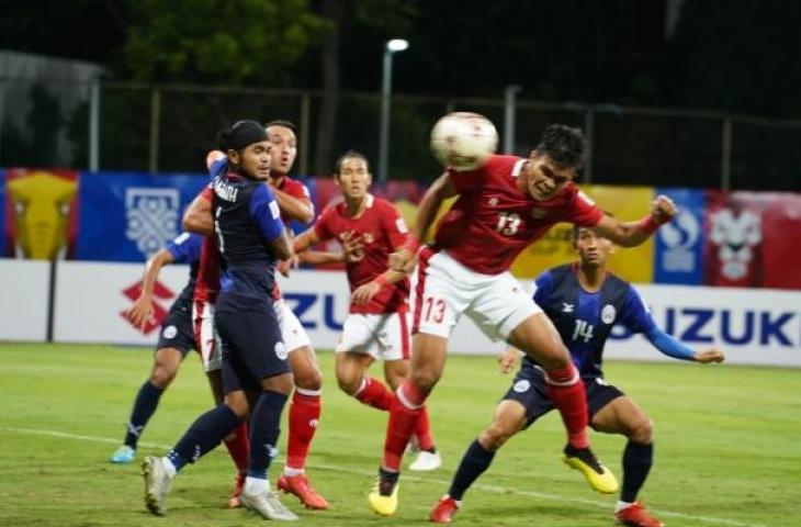 Aksi Rachmat Irianto saat Indonesia kalahkan Kamboja 4-2 di Piala AFF 2020. (Dok. AFF)