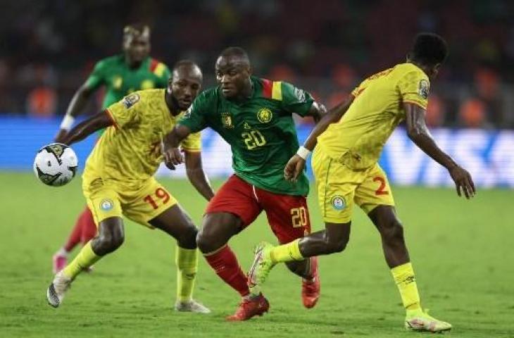 Potret aksi pemain Timnas Kamerun saat mengalahkan Ethiopia 4-1 dan memastikan lolo ke 16 besar Piala Afrika 2021. (Twitter/@TheNamibian)