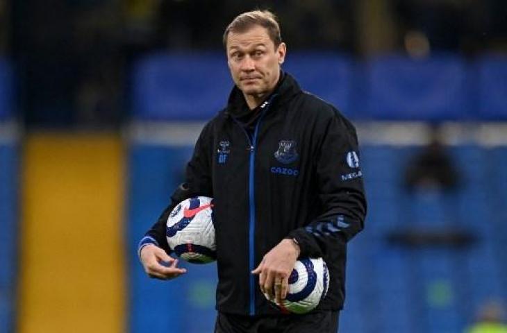 Duncan Ferguson sebagai pelatih interim Everton. (PAUL ELLIS / POOL / AFP)