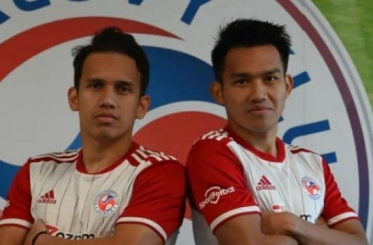 Egy Maulana Vikri dan Witan Sulaeman kini menjadi rekan satu tim di FK Senica. [Instagram/@fk_senica]