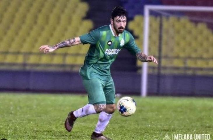 Pemain Malaysia Curran Ferns saat membela Melaka United. (Instagram/@curran.ferns)