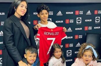 Bahagianya Georgina, Cristiano Ronaldo Jr Direkrut Manchester United