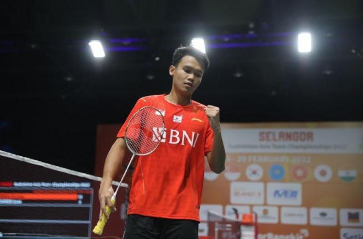 Pebulu tangkis tunggal putra Christian Adinata yang turun di partai kelima mengemas kemenangan 4-1 bagi timnas putra dengan menundukkan wakil Hong Kong Jason Gunawan dengan 21-15, 21-14 di penyisihan Grup A Kejuaraan Bulutangkis Asia Beregu di Selangor, Malaysia, Selasa. (dokumentasi PP PBSI)