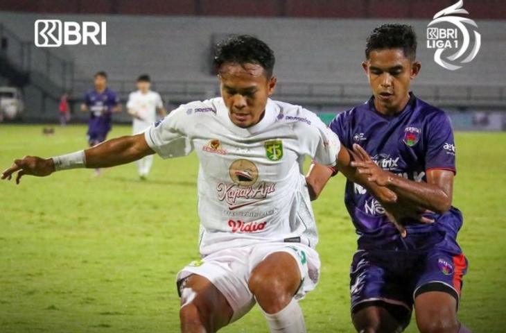 Persebaya Surabaya vs Persita Tangerang. (Dok. LIB)