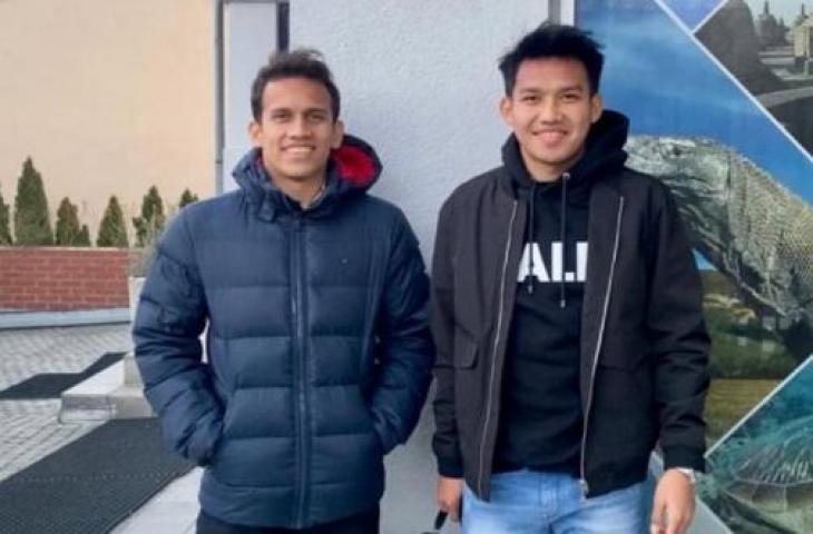 Egy Maulana Vikri dan Witan Sulaeman di KBRI Bratislava. (Instagram/@indonesiainbratislava)