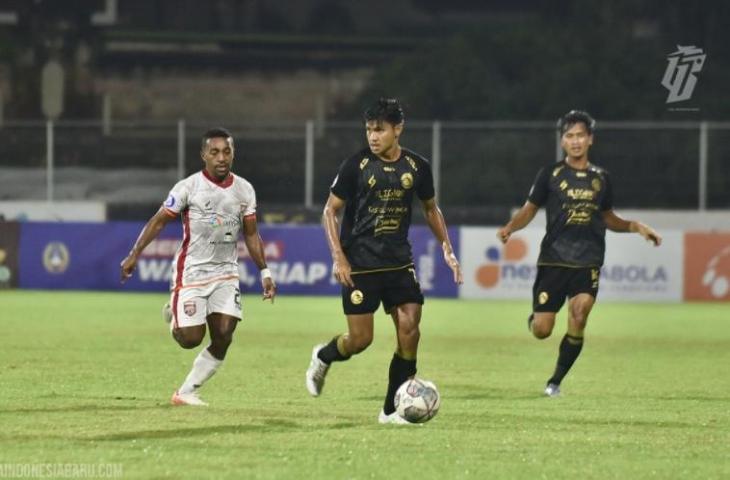 Arema FC imbang lawan Borneo FC 2-2 di lanjutan Luga 1 2021/2022, Minggu (21/3/2022). (dok.Liga Indonesia Baru)