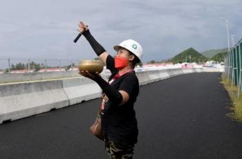 Viral Meme-meme "Pawang Hujan" MotoGP Mandalika yang Bikin Netizen Terhibur