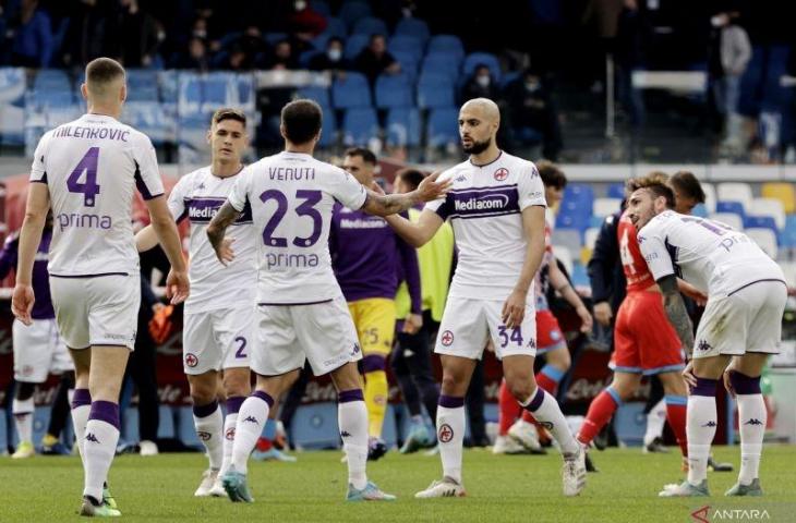 Pemain Fiorentina merayakan gol ke gawang Napoli dalam pertandingan Liga Italia pada 10 April 2022. ANTARA/REUTERS/CIRO DE LUCA