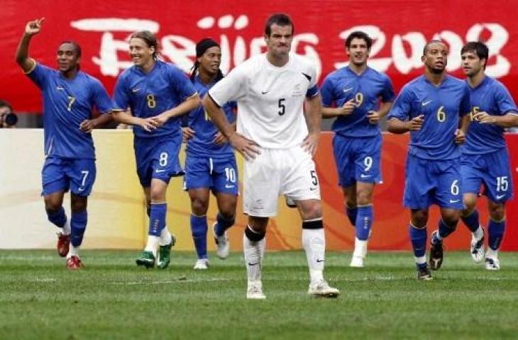 Ryan Nelsen saat membela Timnas Selandia Baru. (STR / AFP)