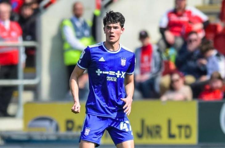 Bek Timnas Indonesia, Elkan Baggott saat debut bersama Ipswich Town. (Instagram/ipswichtown)