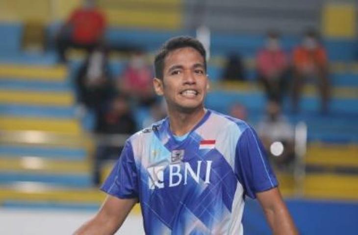 Pebulu tangkis tunggal putra Indonesia, Chico Aura Dwi Wardoyo ketika menghadapi Kento Momota di babak pertama Badminton Asia Championships (BAC) 2022 di Muntinlupa Sports Complex, Manila, Filipina, Rabu (27/4/2022). [PBSI]