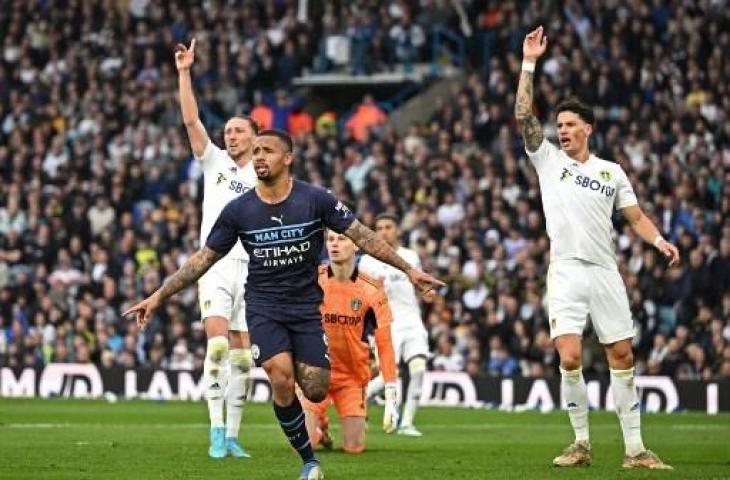 Selebrasi Gabriel Jesus usai cetak gol saat Manchester City lumat Leeds United 4-0. (AFP)