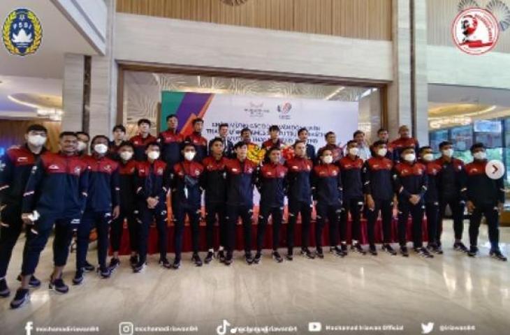 Timnas Indonesia tiba di Vietnam untuk SEA Games 2021. (Instagram/@mochamadiriawan84)