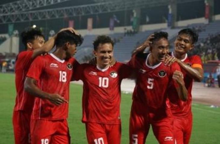 Pemain timnas Indonesia U-23 merayakan gol yang dicetak Egy Maulana Vikri dalam matchday kedua Grup A SEA Games 2021 antara Timnas Indonesia vs Timor Leste di Stadion Viet Tri, Vietnam, Selasa (10/5/2022) malam WIB. [PSSI]