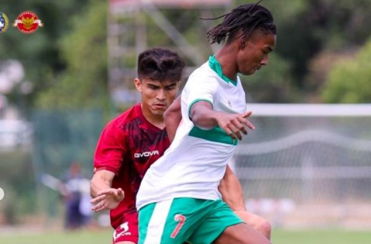 Aksi Ronaldo Kwateh saat Timnas Indonesia U-19 dikalahkan Venezuela 0-1 di Turnamen Toulon 2022. (Instagram/pssi)