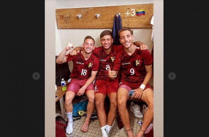 Daniel Perez dan pemain Timnas Venezuela U-20 (kanan). (Instagram/@daniperez/09)