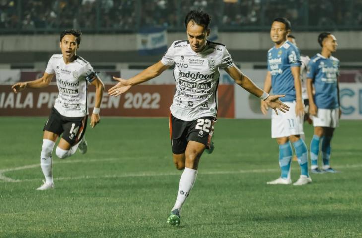 Selebrasi Novri Setiawan usai cetak gol saat Bali United bermain imbang lawan Persib Bandung 1-1. (Dok. Bali United)