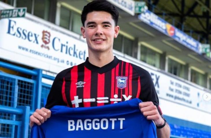 Elkan Baggott perpanjang kontrak dengan Ipswich Town. (Instagram/@Ipswichtown)