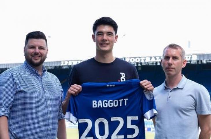 Elkan Baggott perpanjang kontrak dengan Ipswich Town. (Instagram/@Ipswichtown)