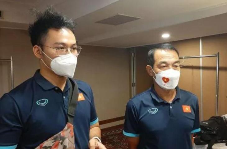 Pelatih Vietnam U-19, Dinh The Nam saat ditemui usai konferensi pers di Jakarta (Suara.com/Adie Prasetyo Nugraha).