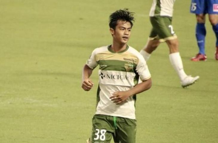 Pratama Arhan debut bersama Tokyo Verdy. (Twitter/@_verdy_6_)