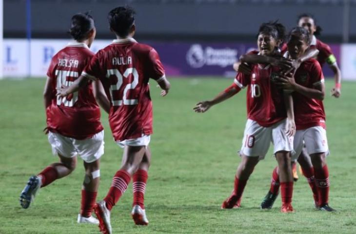 Pemain Timnas Wanita Indonesia U-18 saat lawan Kamboja di AFF U-18 Women’s Championship 2022. (dok.PSSI)