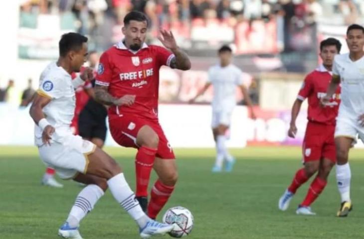 Tim Dewa United tundukkan tim tuan rumah Persis Solo 3-2 dalam laga Liga 1 di Stadion Moch Soebroto, Magelang, Senin (25/7/2022) ANTARA/HO.