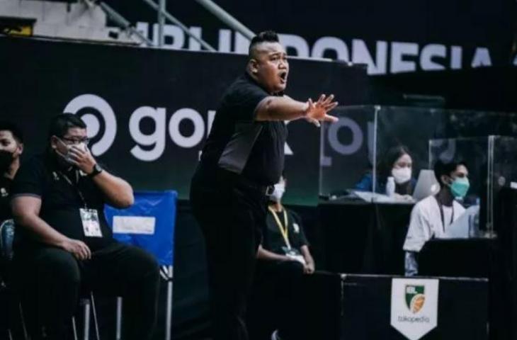 Direktur Teknik klub basket Dewa United Surabaya, Andika Saputra. [Dewa United]