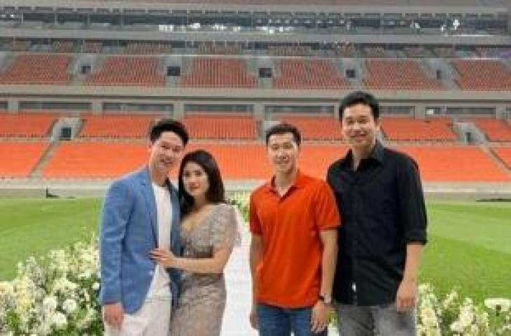 Marcus Gideon jadi saksi lamaran sang partner Kevin Sanjaya dan Valencia Tanoesoedibjo. (Instagram/@marcusfernaldig)